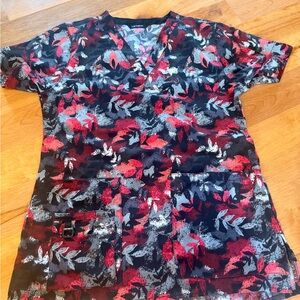 Carhartt Women's Short Sleeve scrub top - Red and Black Leaf Print